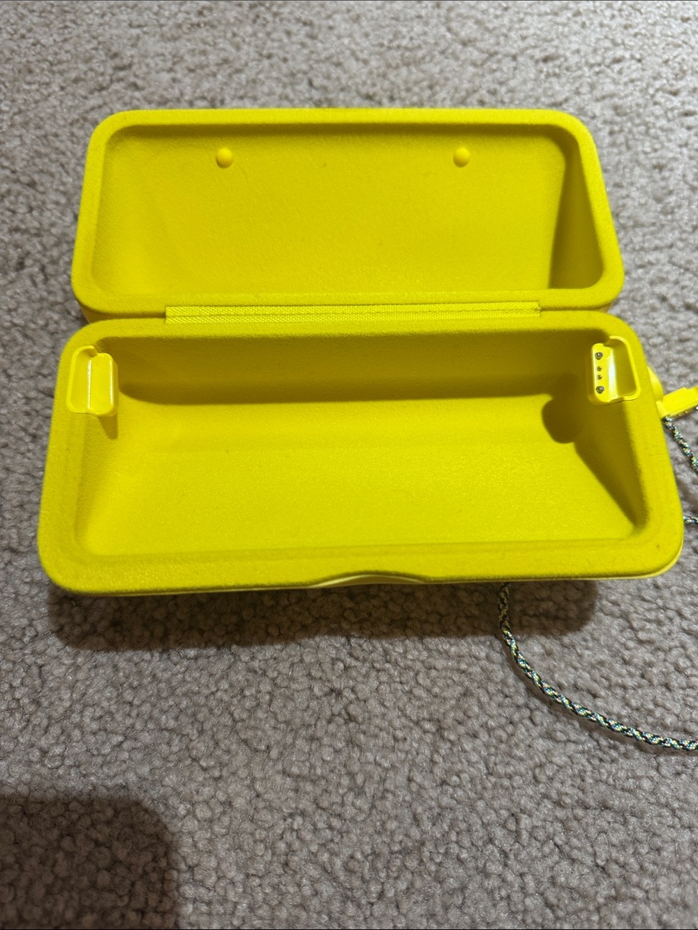 Snap Spectacles-Inspired Kids Sunglasses with Yellow Case - Picture 3 of 5